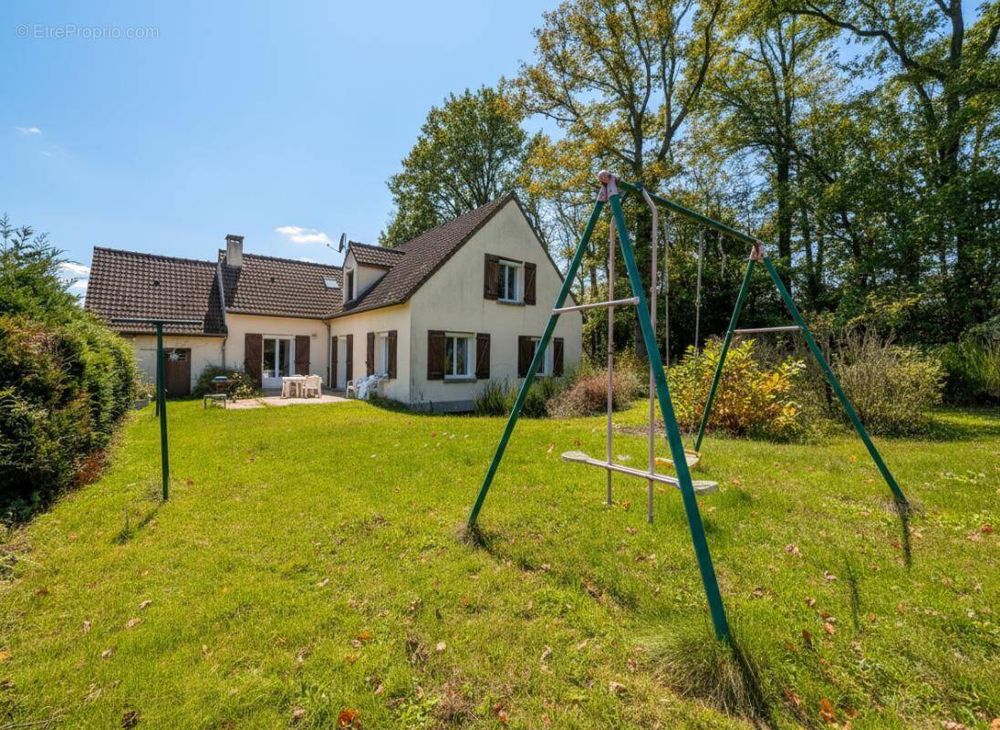 Maison à BRIIS-SOUS-FORGES