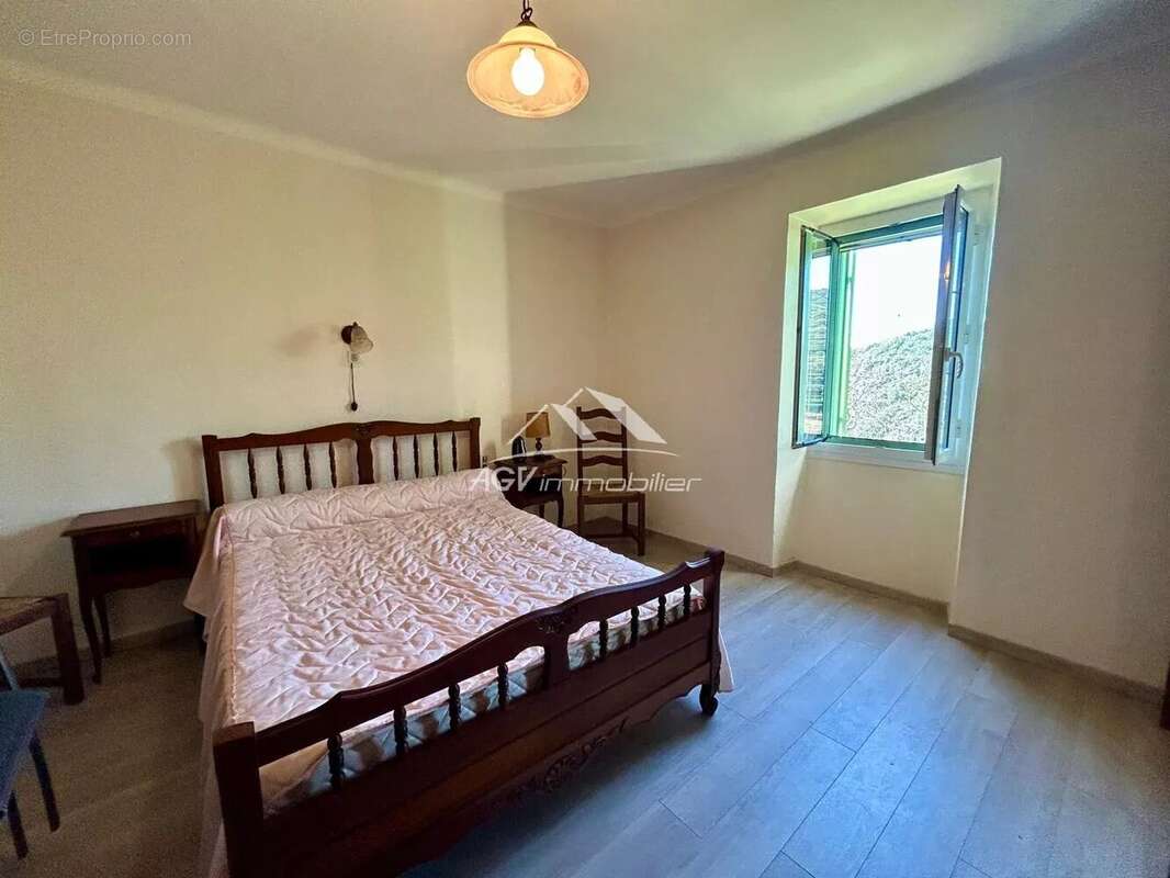 Maison à LES SALLES-DU-GARDON