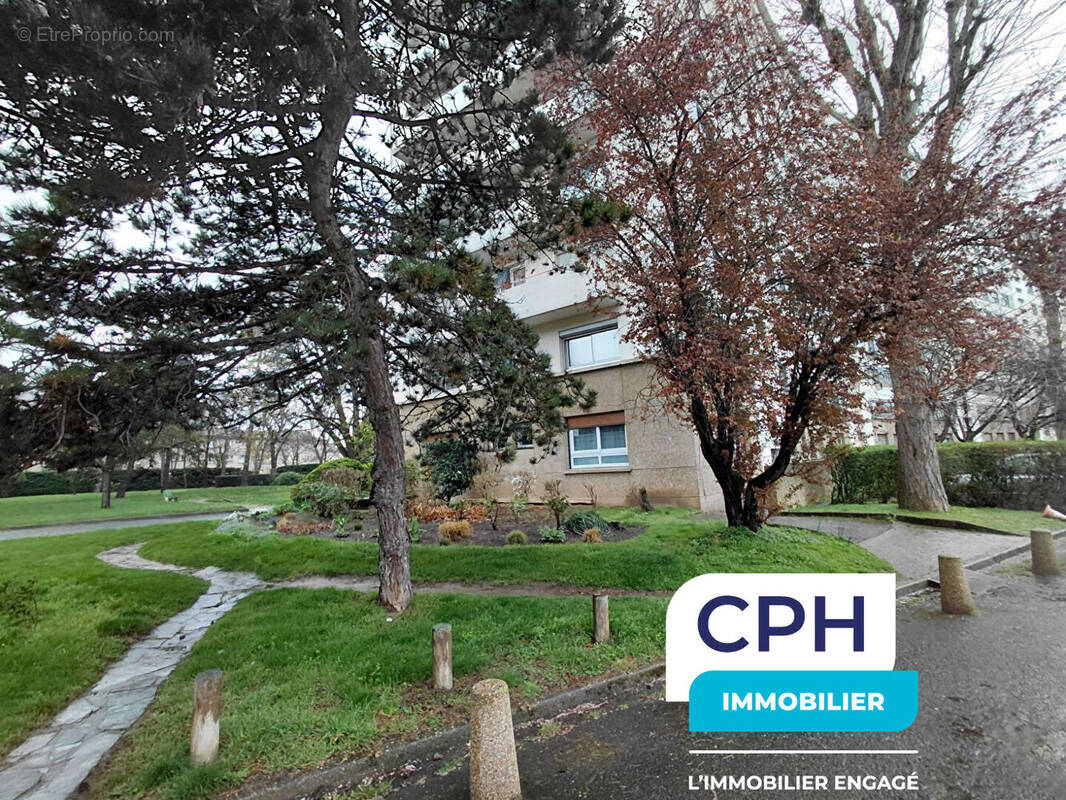 Appartement à AUBERVILLIERS