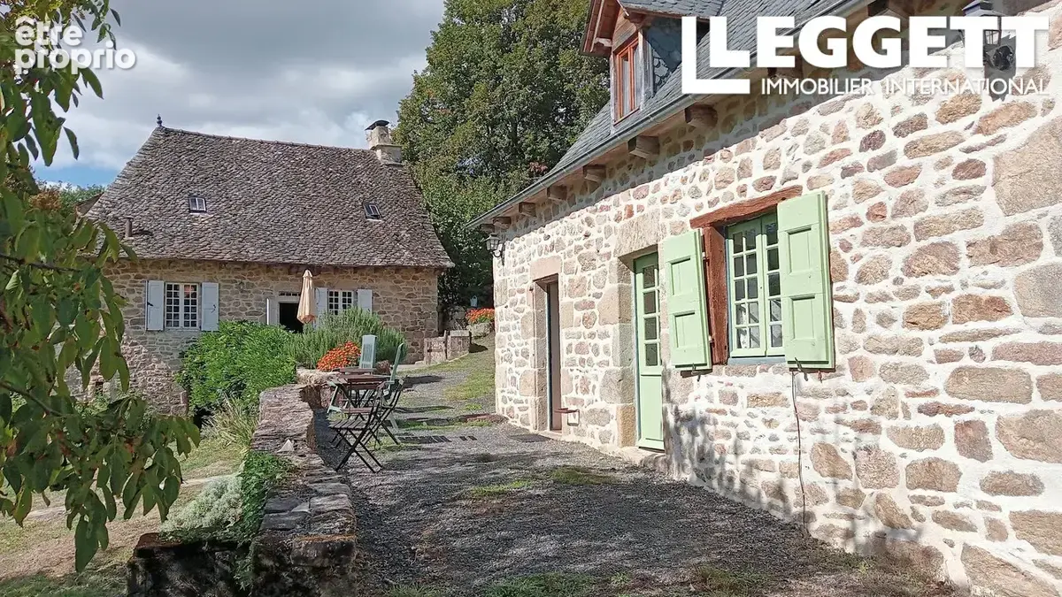 Rare! 2 maisons de caractère à rafraichir avec grange et dépendance sur 13ha. Piscine, vue somptueuse, calme! - photo 9