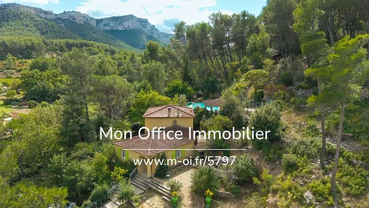 Référence : 5797-GBE - Maison 5 pièces avec piscine et pool house - photo 3