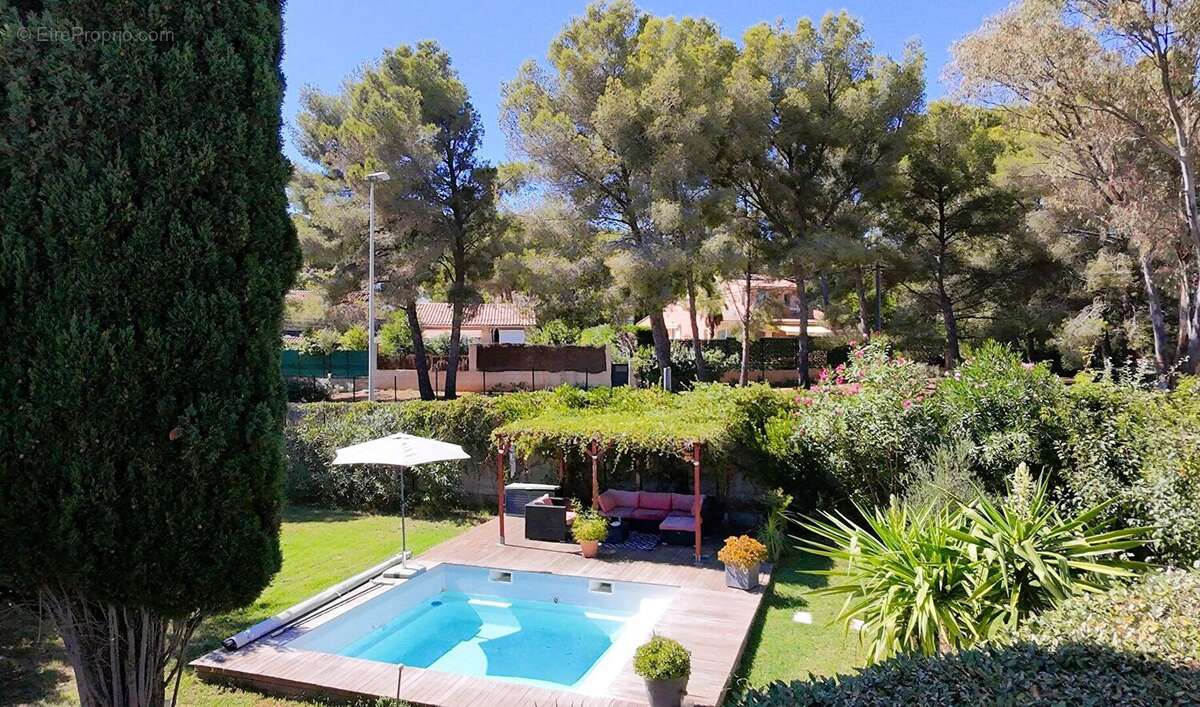 Maison à BORMES-LES-MIMOSAS