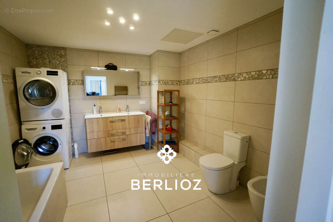 Appartement à MEYLAN