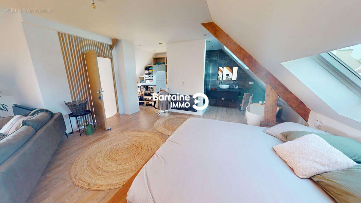 Maison à LE RELECQ-KERHUON