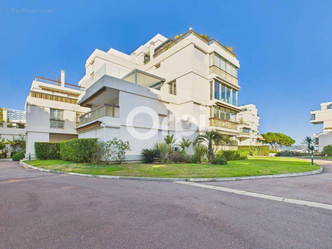 Appartement à MANDELIEU-LA-NAPOULE