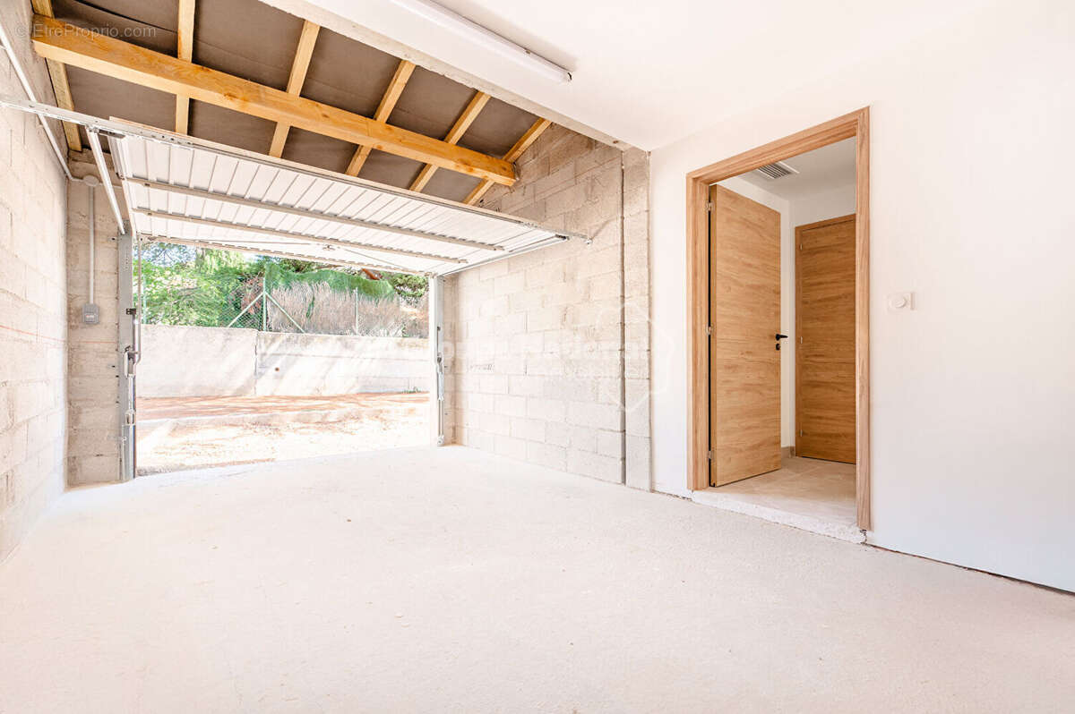 Maison à VINON-SUR-VERDON