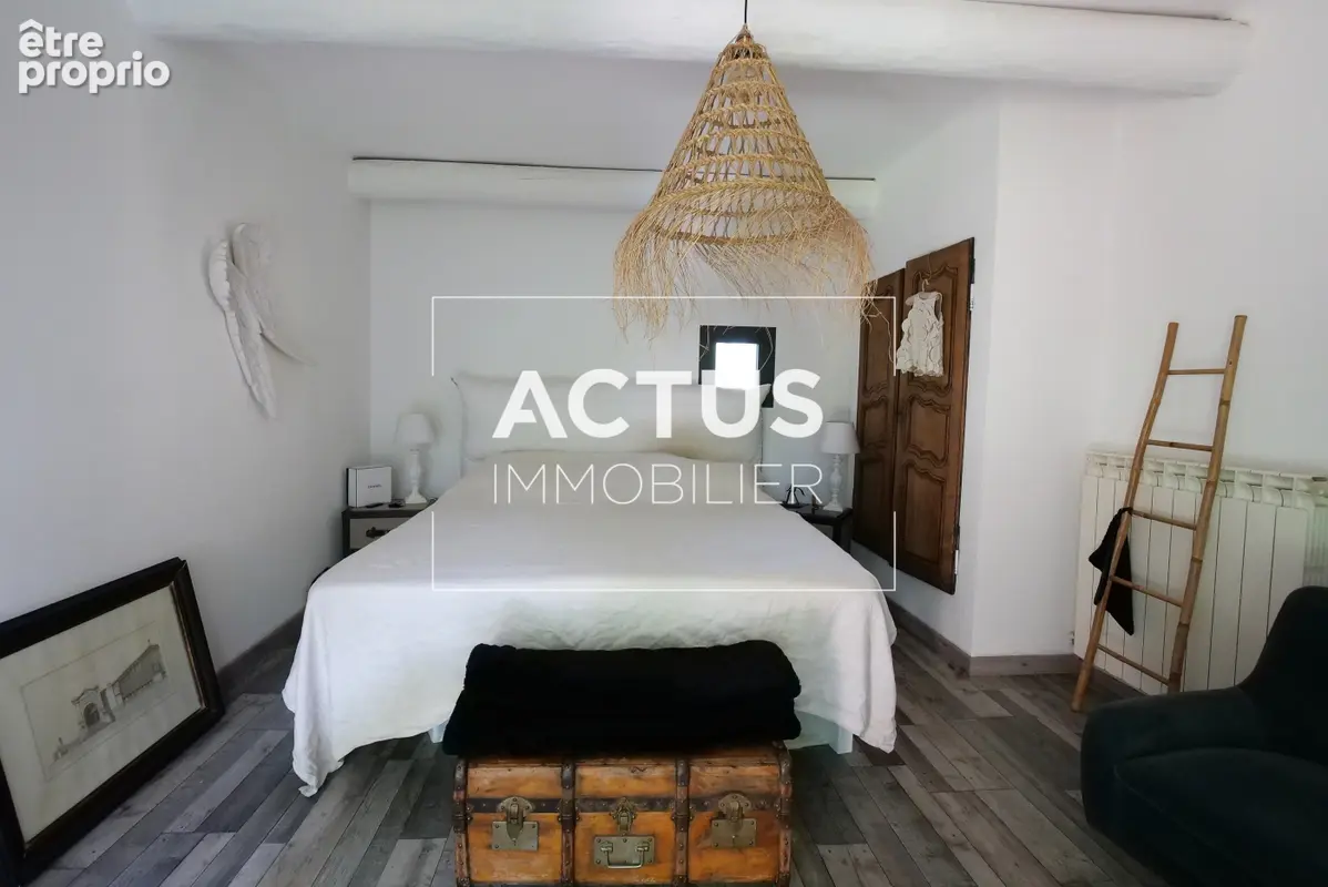 Maison 233 m² à Grans  - photo 8