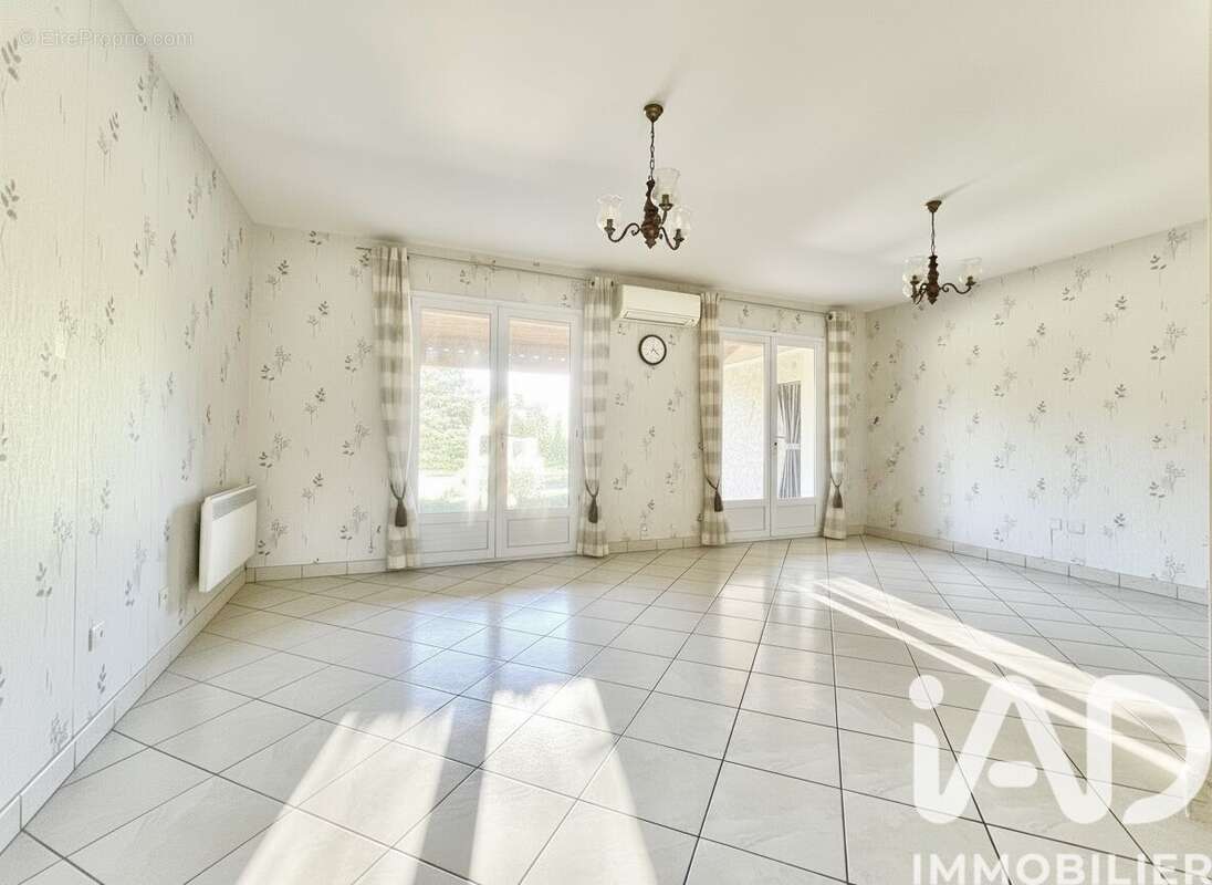 Photo 2 - Maison à MEYREUIL