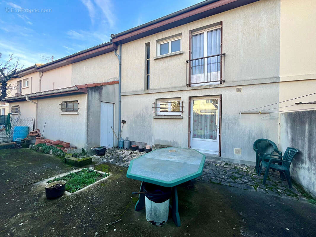 Maison à MONTELIMAR