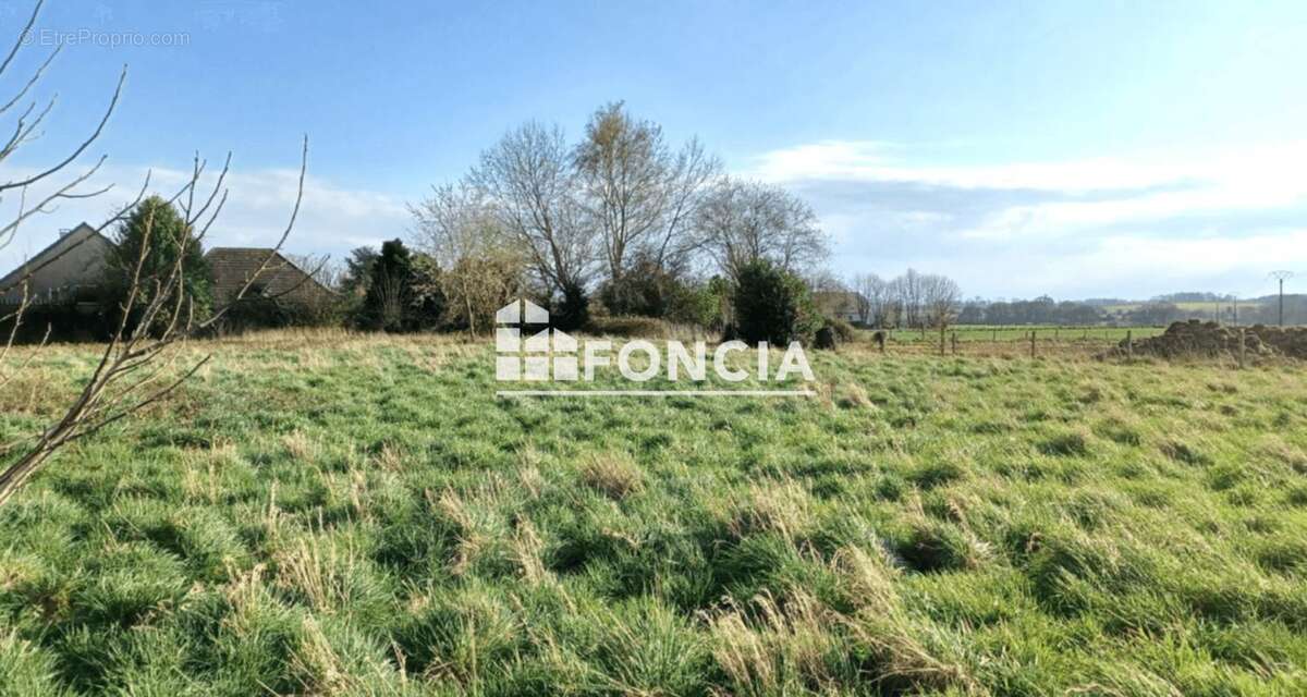 Terrain à FRESNE-LE-PLAN