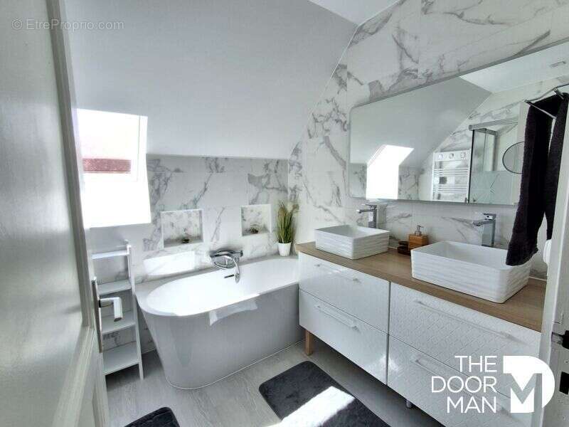 Maison à LE PERRAY-EN-YVELINES