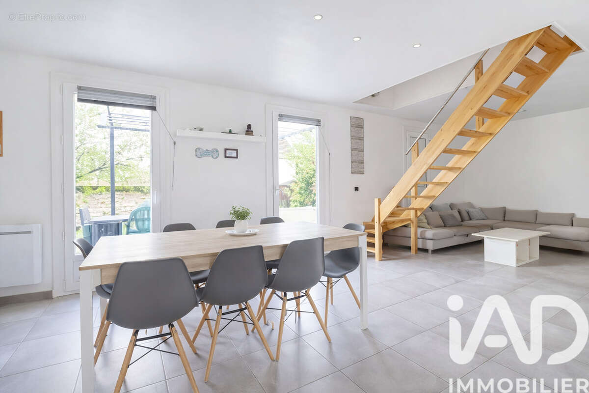 Photo 2 - Maison à SAINT-LEU-D'ESSERENT