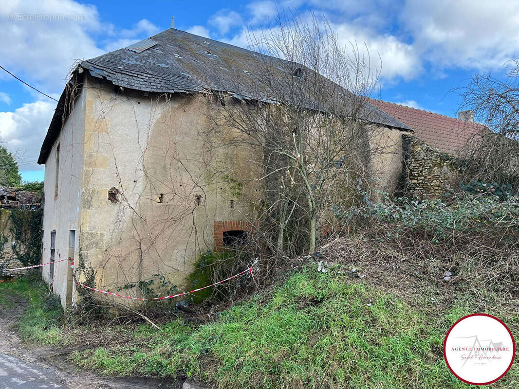 Autre à AINAY-LE-VIEIL