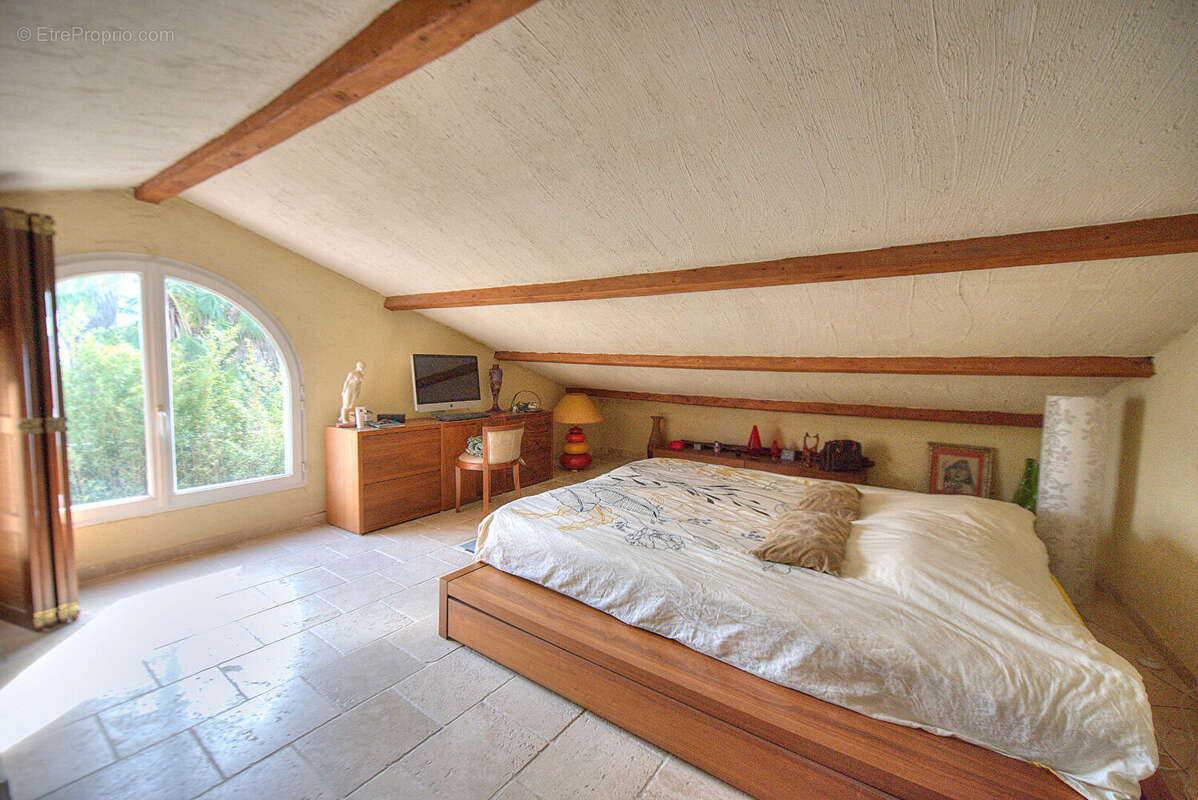 Saint raphael villa 5 pieces vue tres degagee provencale - photo 11