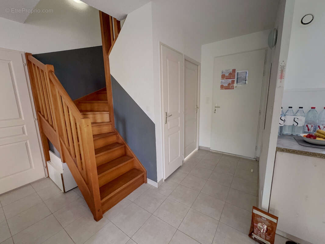Appartement 76 m² à Santa-Maria-Poggio  - photo 4