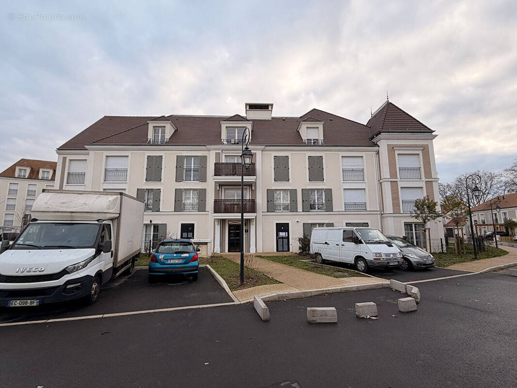 Appartement à LE BLANC-MESNIL