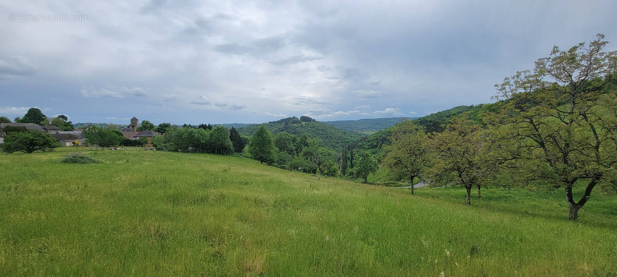 Terrain à ALBIGNAC
