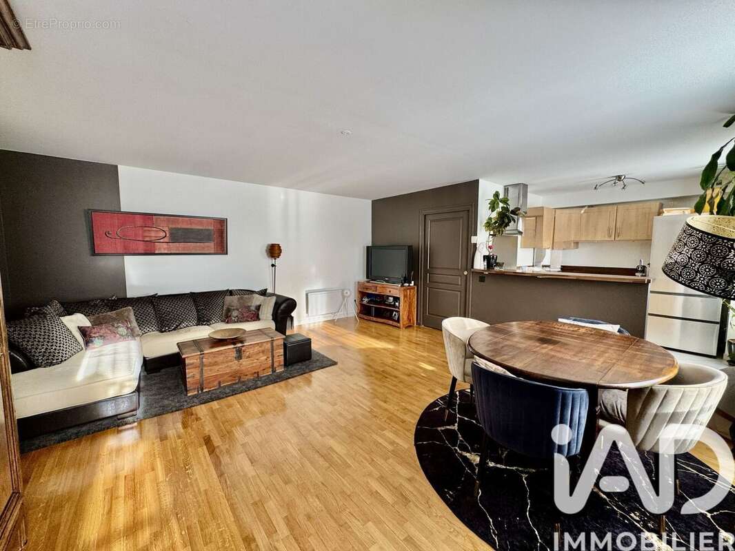 Photo 4 - Appartement à LA GARENNE-COLOMBES