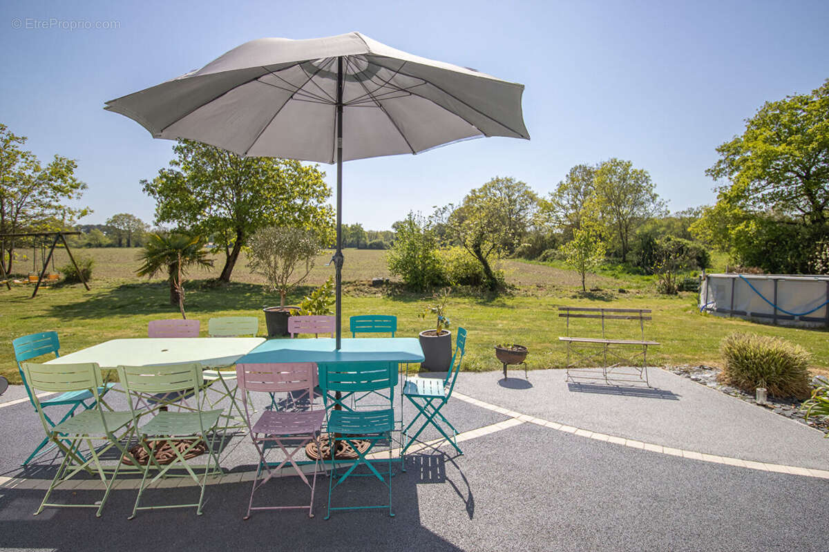 Maison à CHATEAUNEUF