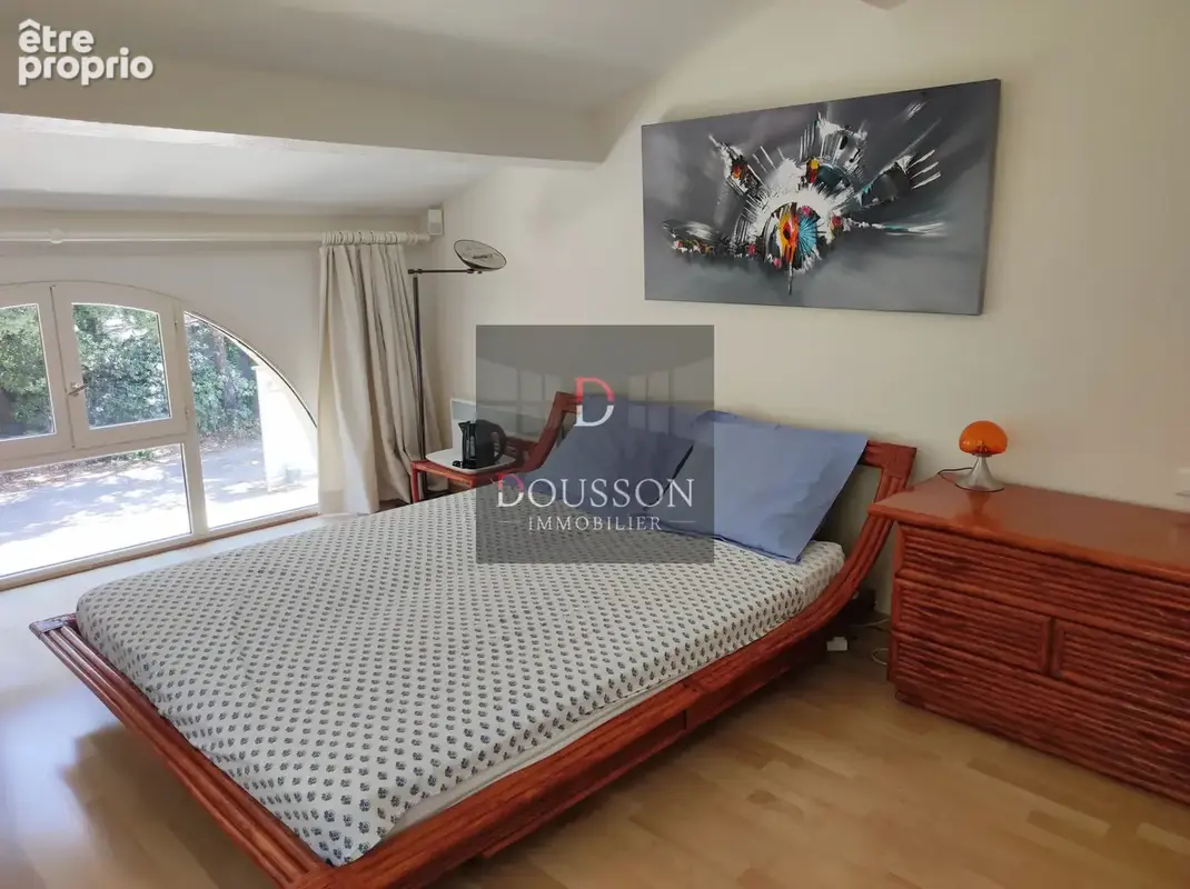 Villa avec dépendances et terrain constructible à Saint-Siffret - photo 14