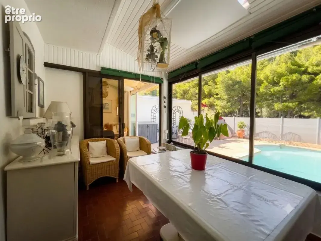 Maison T4 de 93m2 sur terrain de 220m2 avec piscine SAINT CYR SUR MER - photo 5