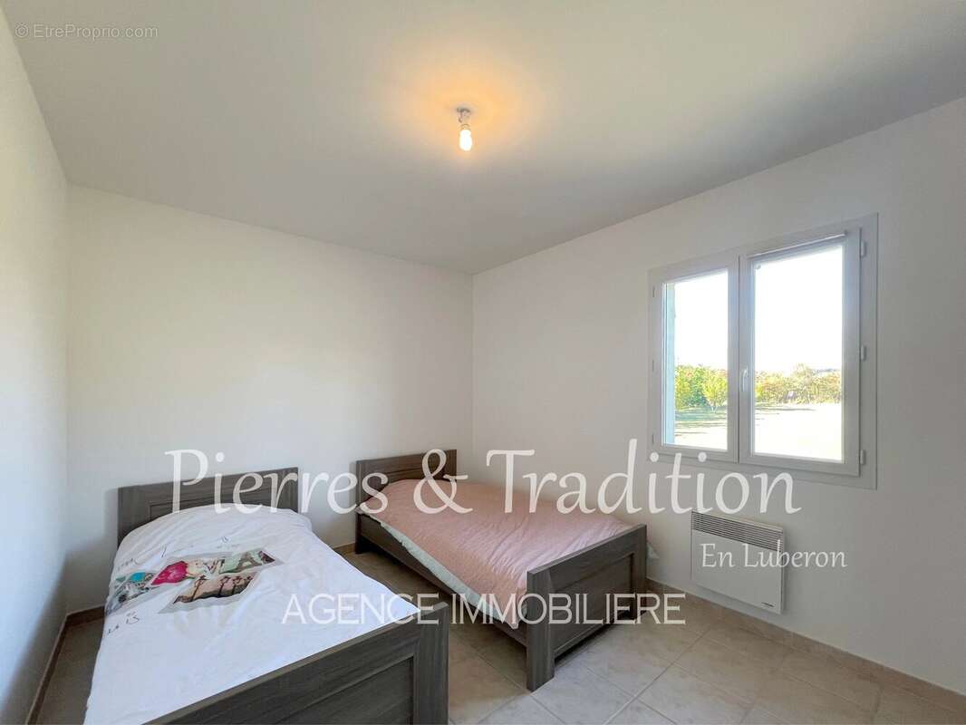 Maison à REVEST-DU-BION