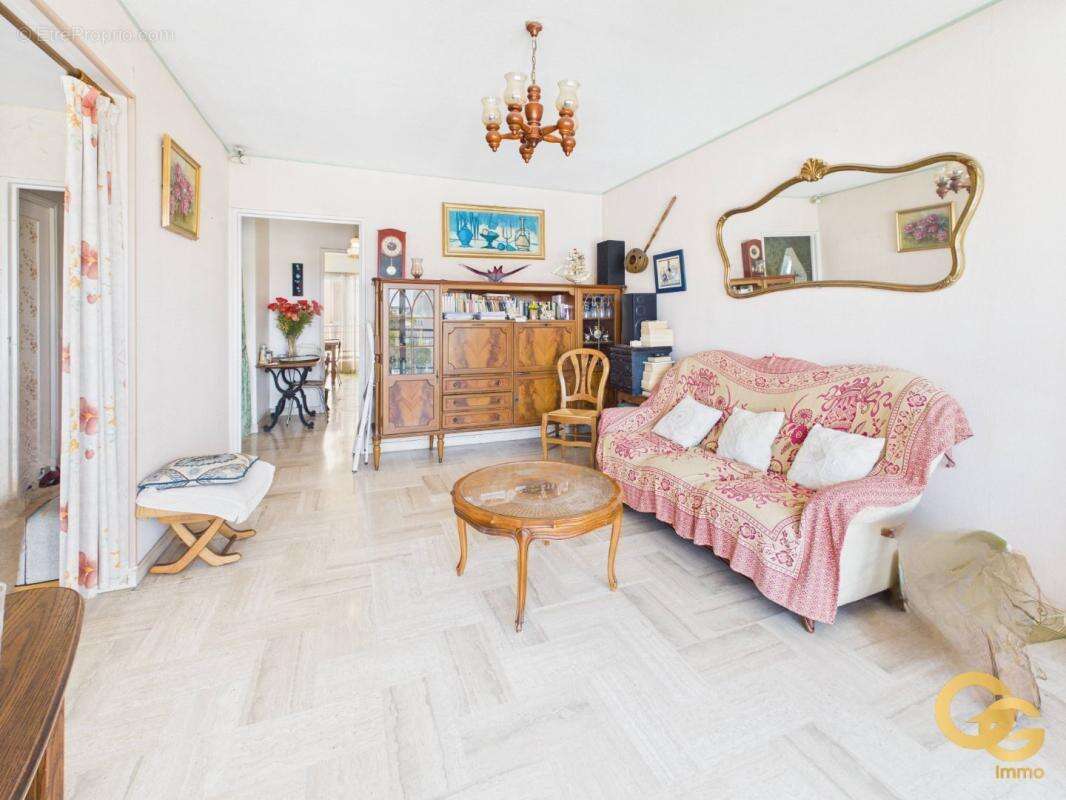 Appartement à LE CANNET