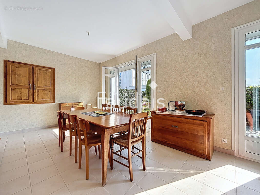Maison à VILLERS-BOCAGE