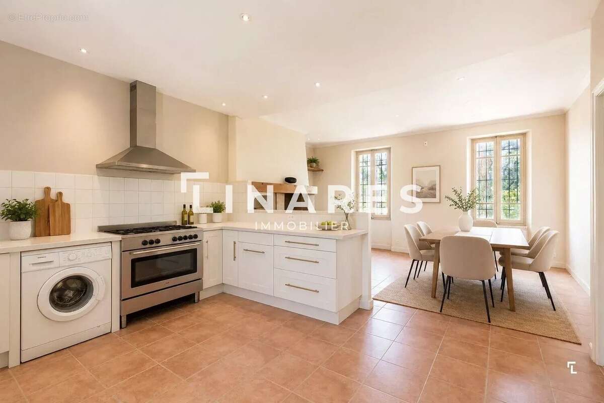 MAS DES PLATANES - Maison provençale à rénover de 263m2 - Terrain 2316m2 - Ventabren - photo 17