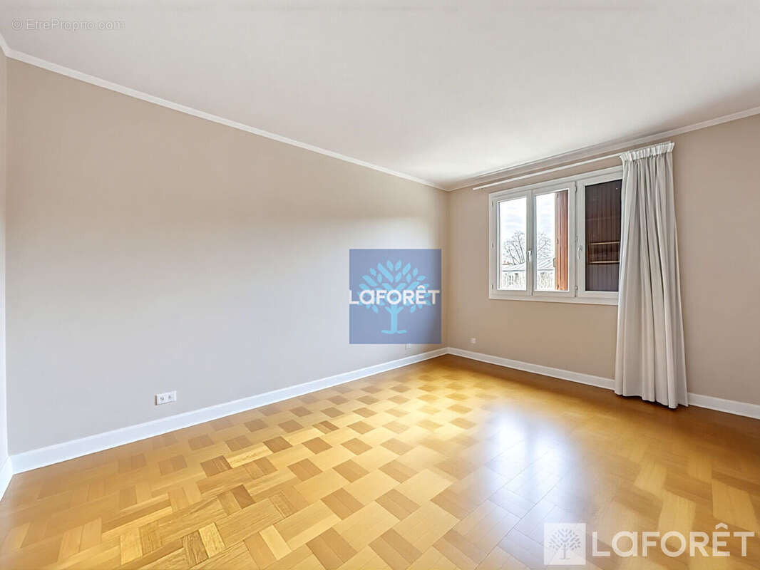 Appartement à FONTENAY-SOUS-BOIS