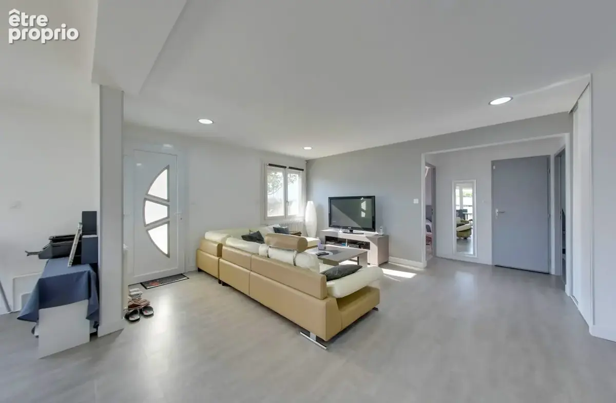 Maison 8 pièces 228 m² à vendre à Fontanil-Cornillon (38120) - photo 3