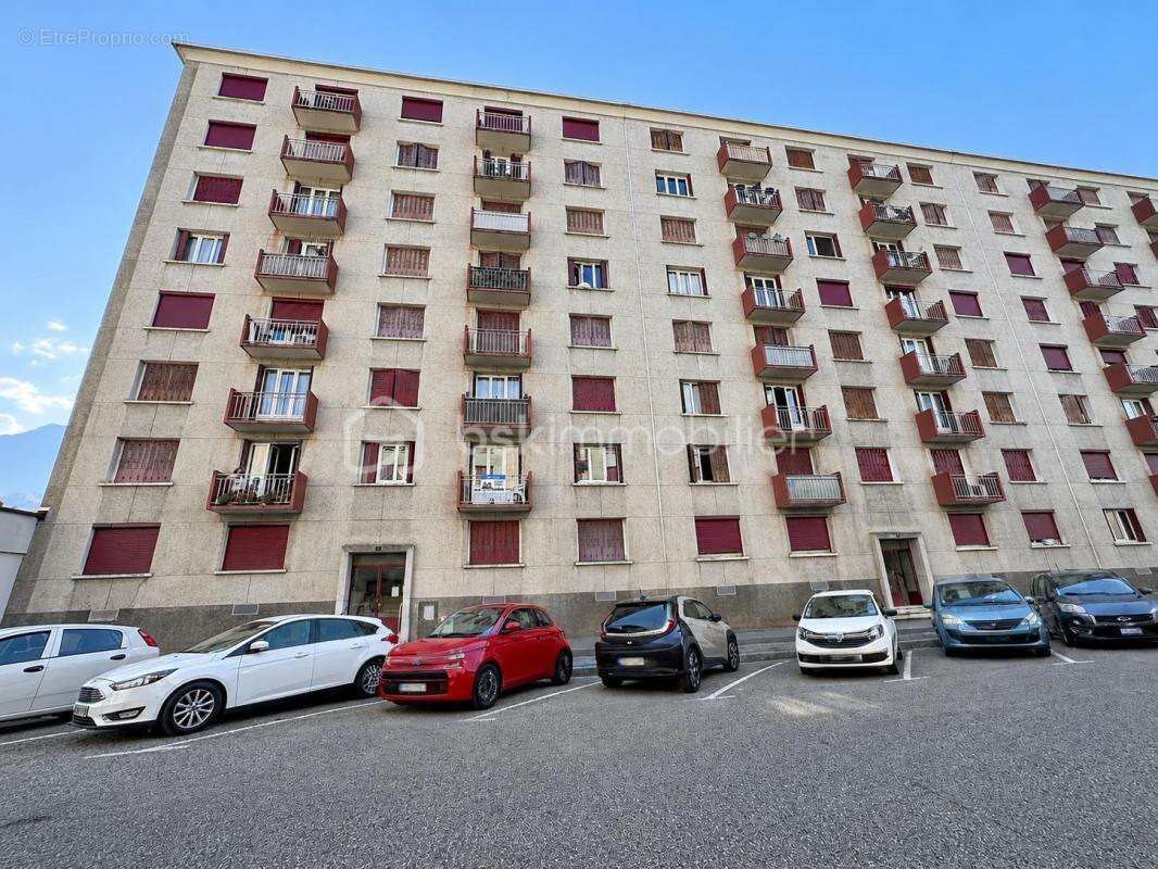 T4 69 m² – Traversant Est/Ouest – Balcon, loggia et cave – Fontaine - photo 10