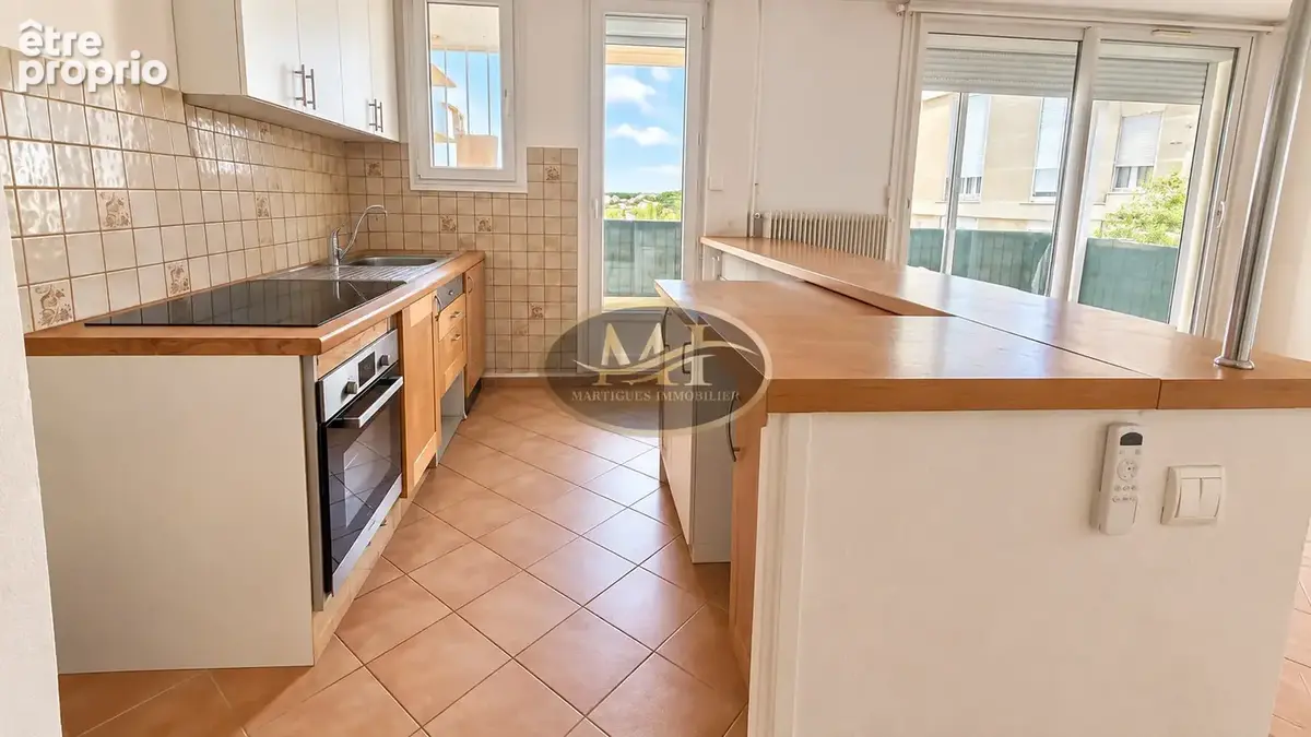 Martigues   jonquières   t4 de 72,22 m2 avec loggias et cave - photo 3