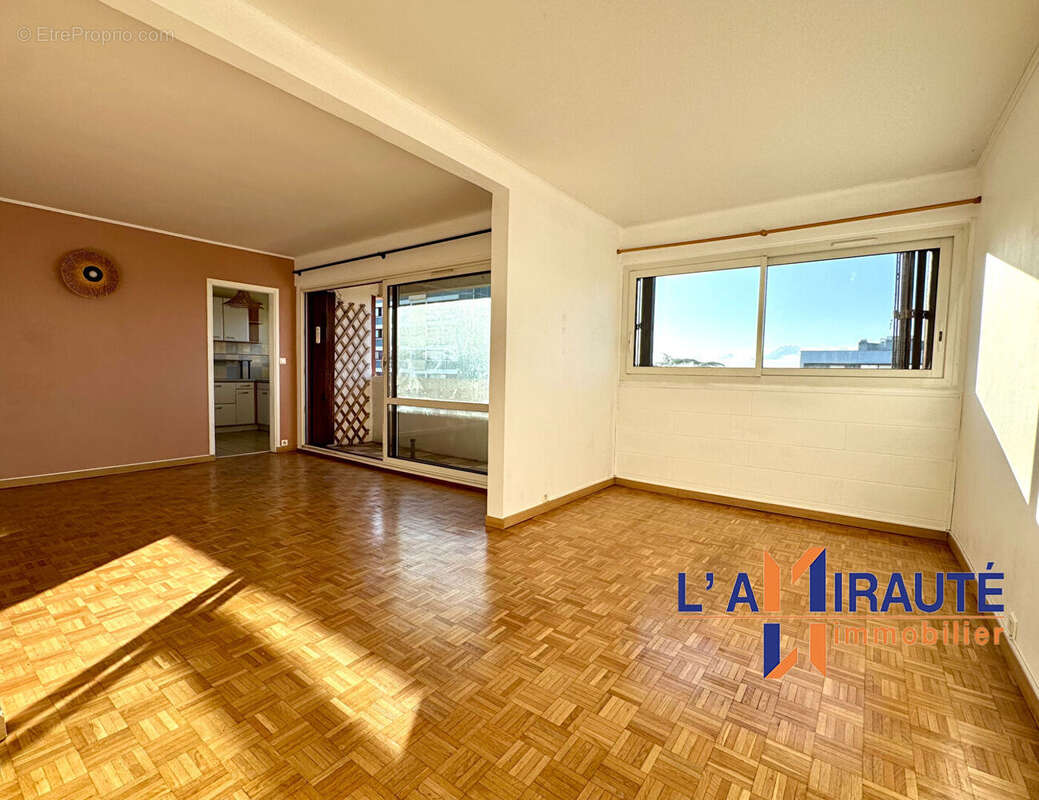 Appartement à HOUILLES