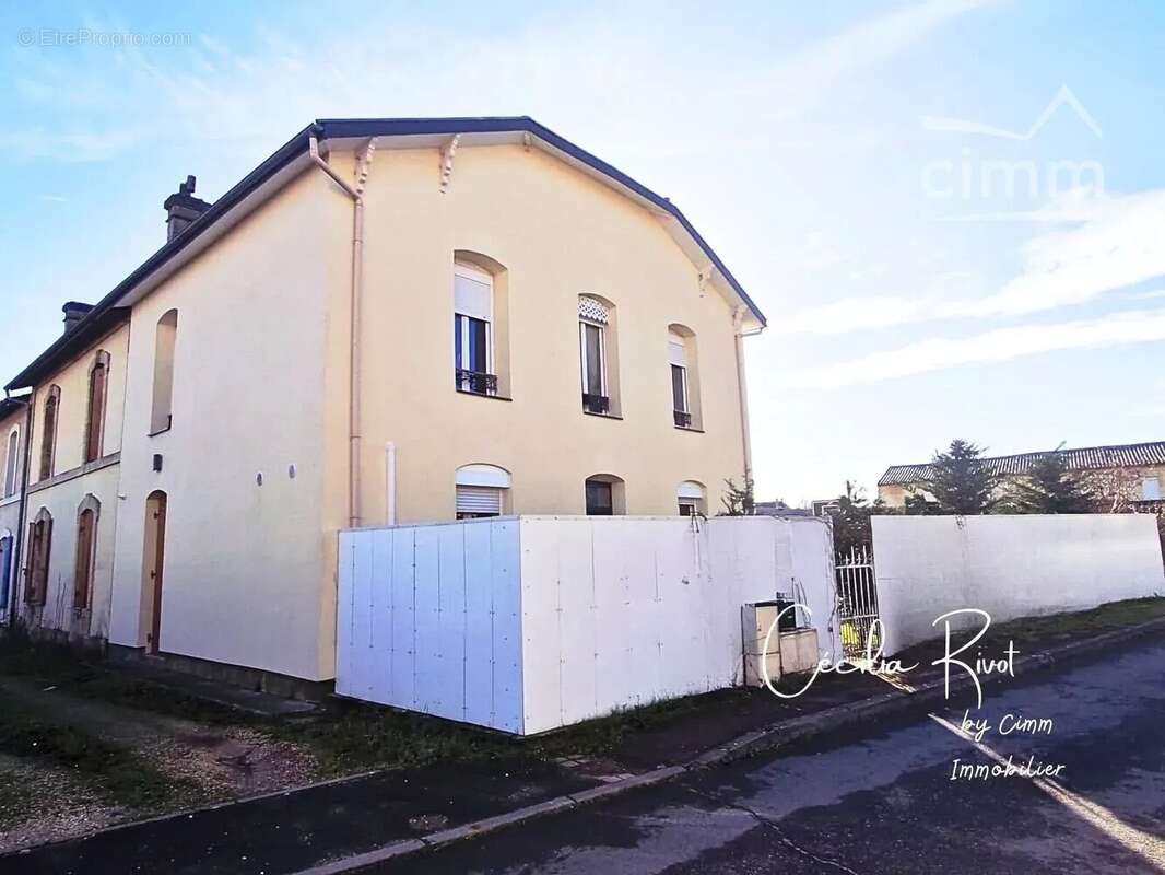 Appartement à SAINT-YZAN-DE-SOUDIAC