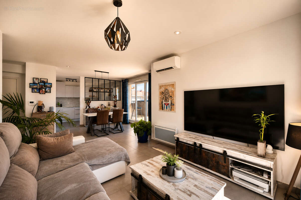 Appartement à MANDELIEU-LA-NAPOULE