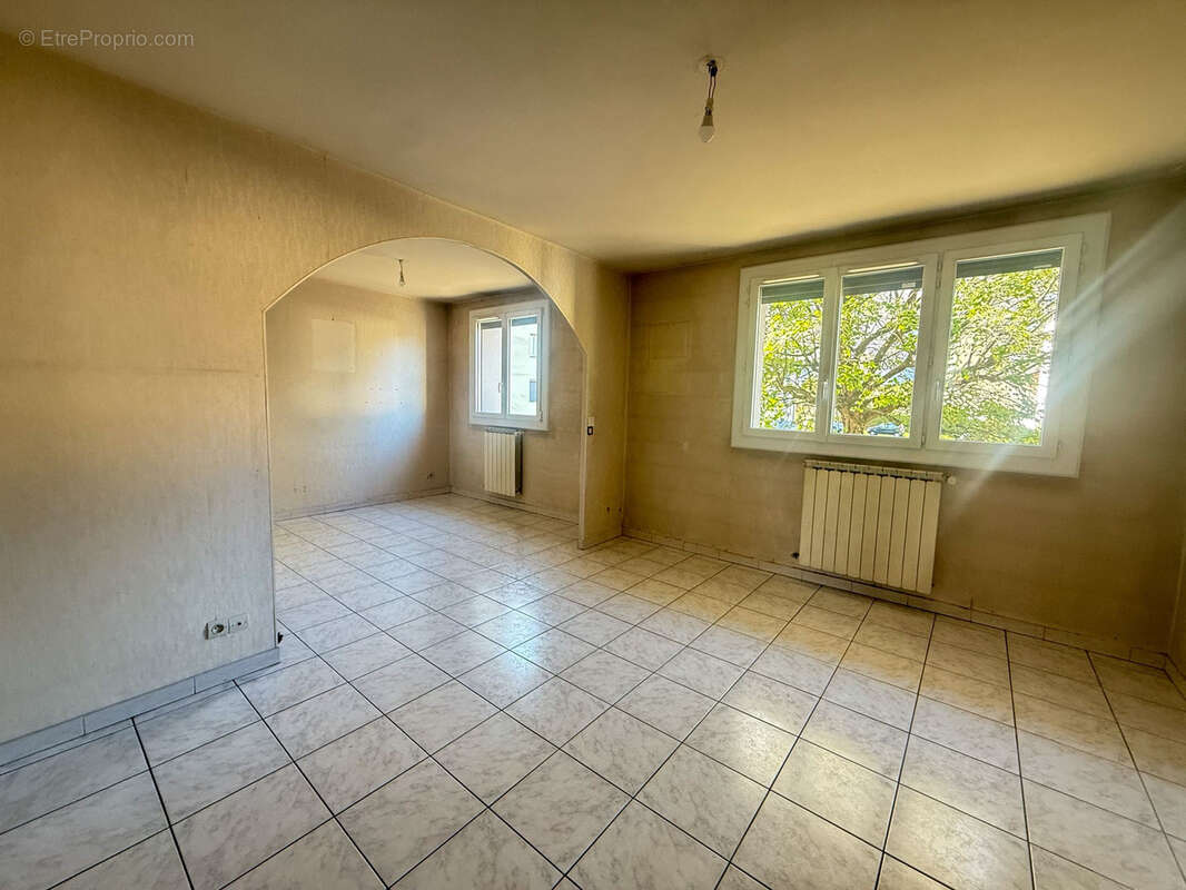 Appartement à FONTAINE