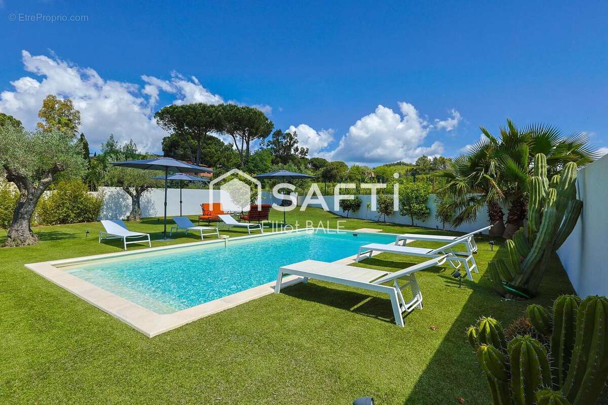 Photo 2 - Maison à COGOLIN