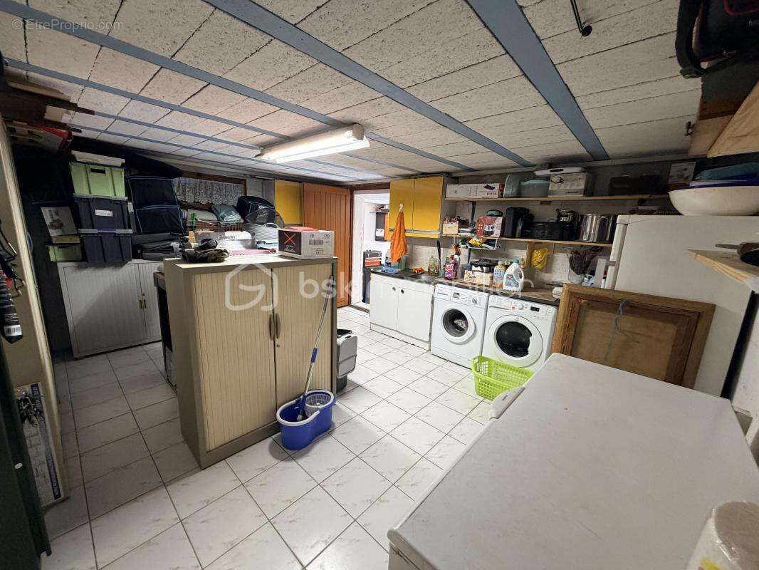 Maison 5 pièces avec véranda, sous-sol complet, grand garage et jardin - photo 17