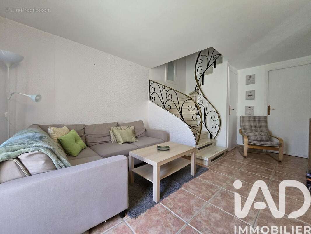 Maison 73 m² à Villeneuve-Les-Corbieres  - photo 3