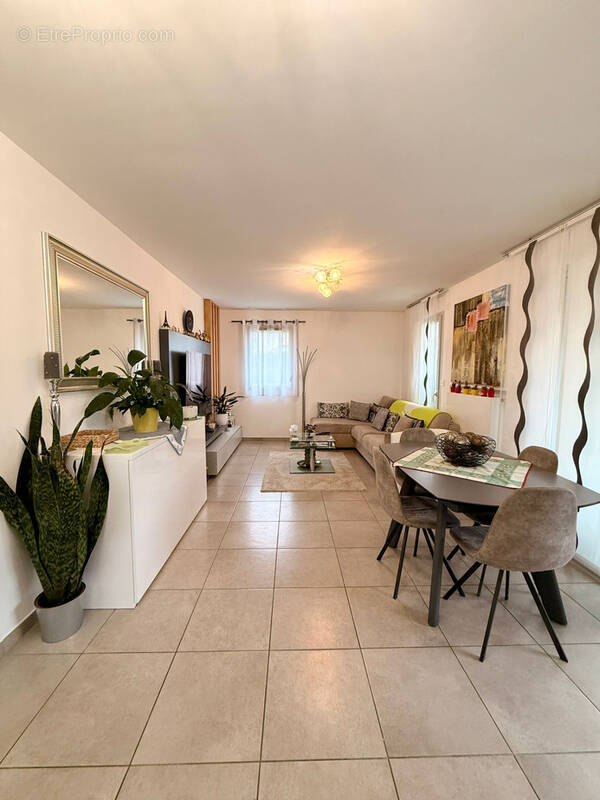 Appartement à VETRAZ-MONTHOUX