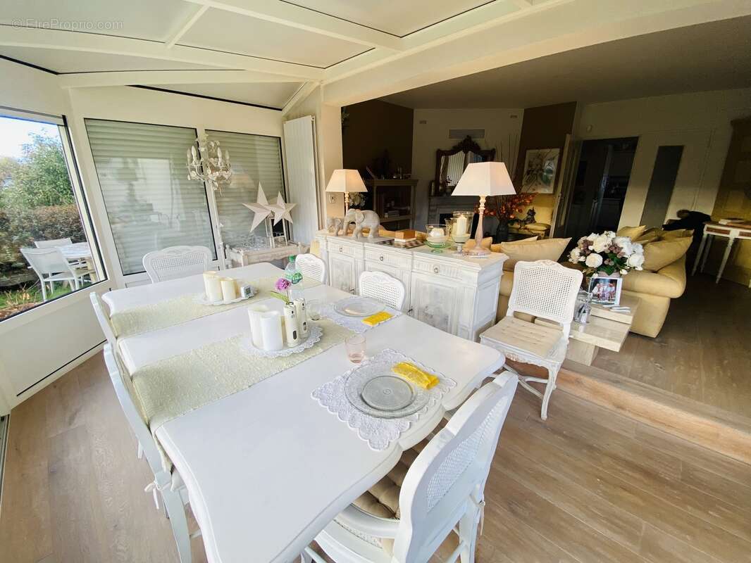 Maison à VILLE-LA-GRAND