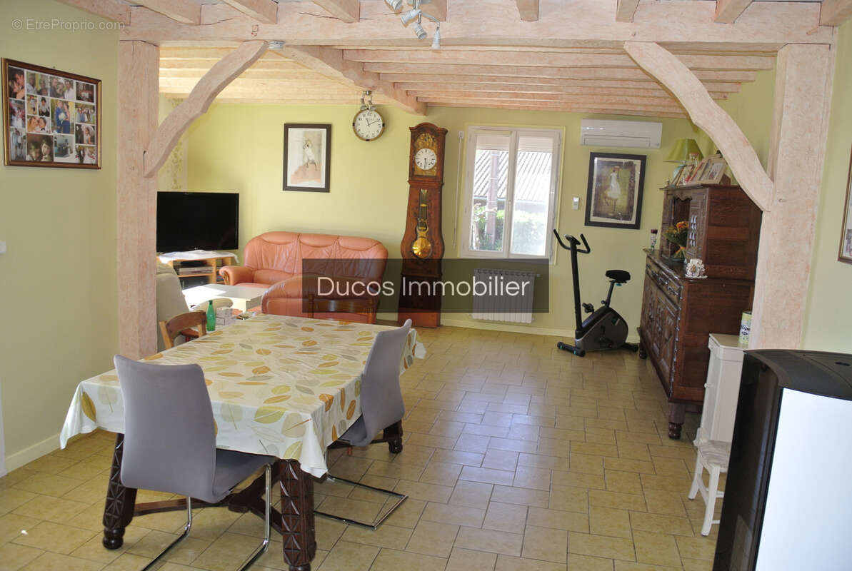 Maison à TOMBEBOEUF