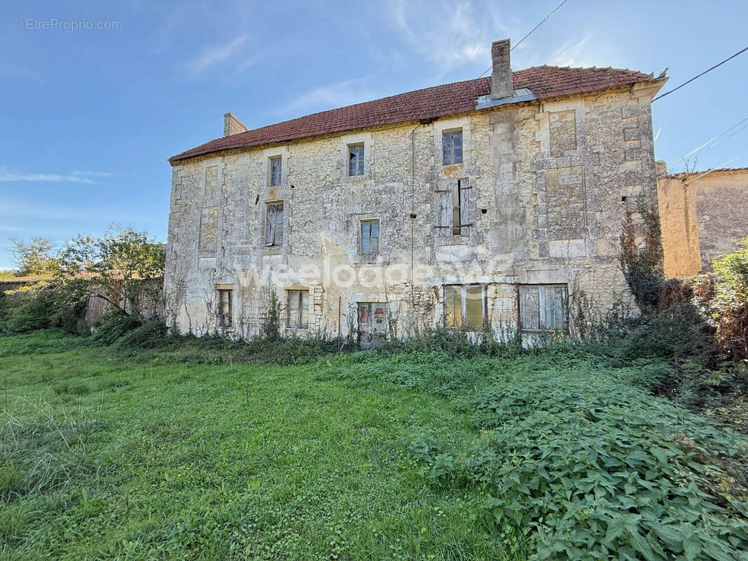 Maison à PUYMOYEN