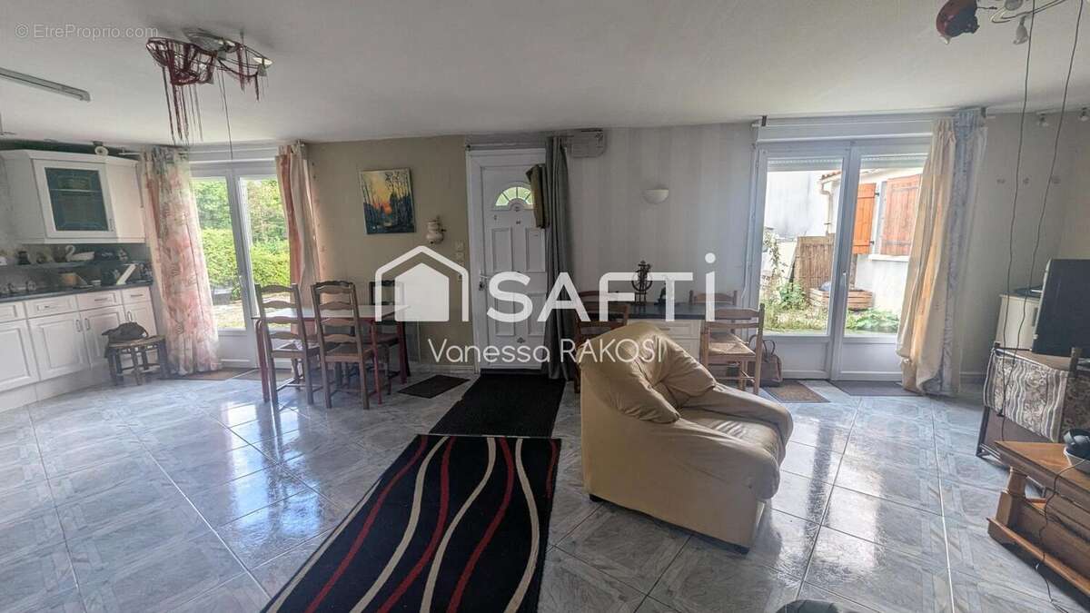 Photo 4 - Maison à FONTCOUVERTE