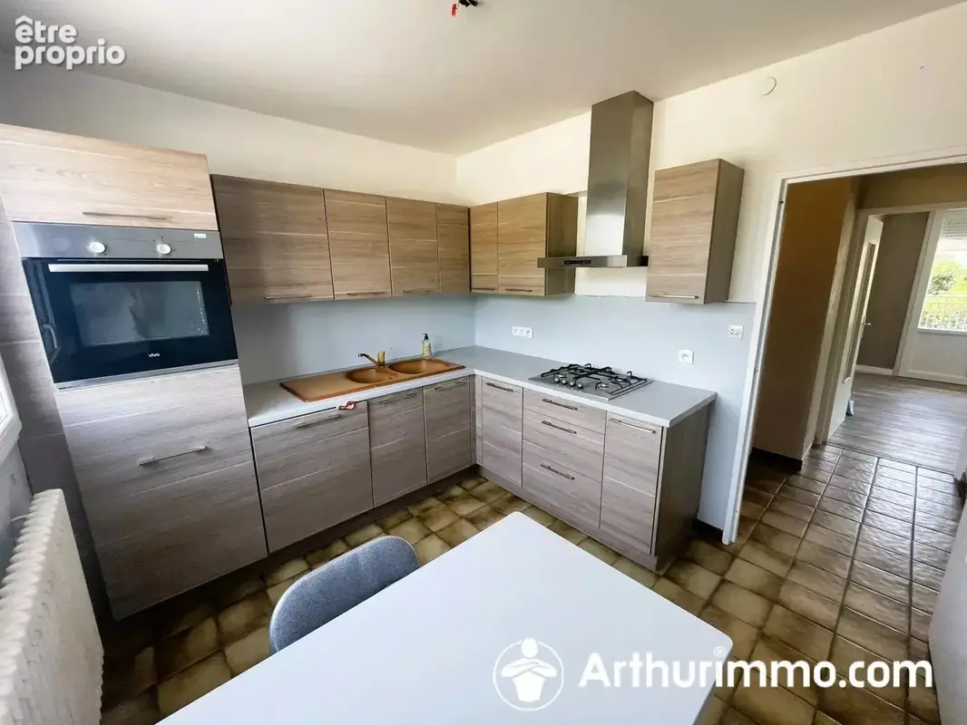 Bon compromis entre maison et appartement, F3, 95m², terrasse et terrain privatif ! - photo 3