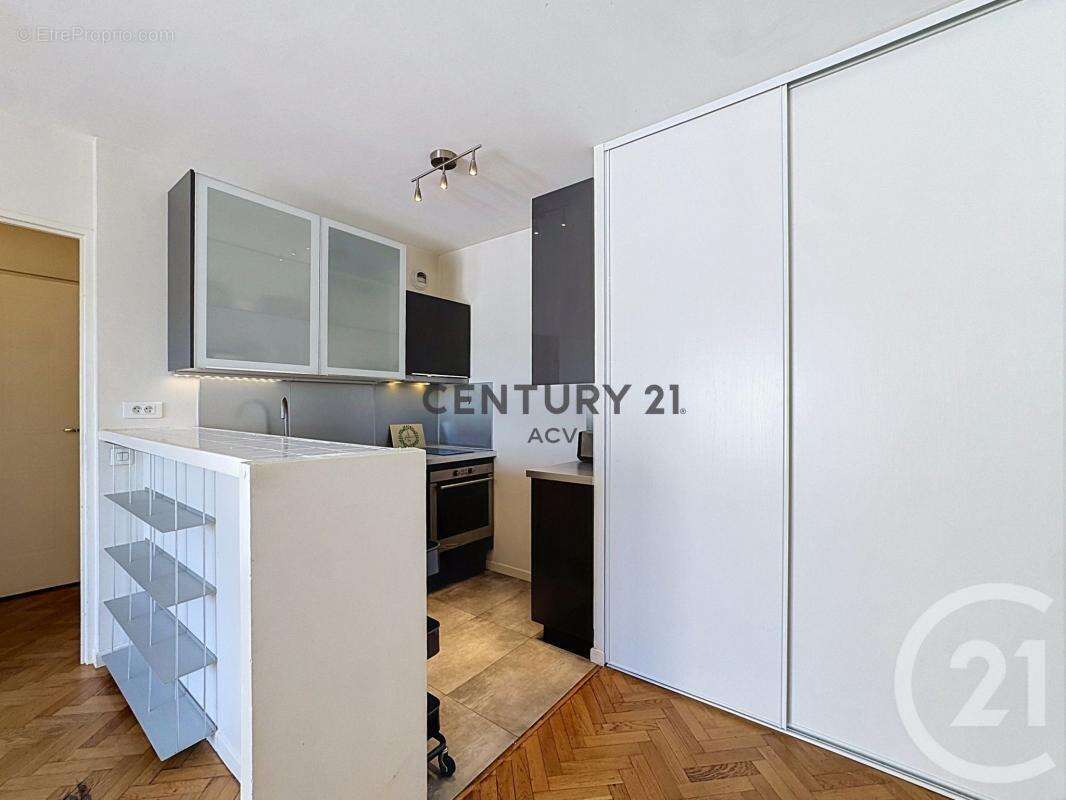 Appartement 25 m² à Saint-Maurice  - photo 6