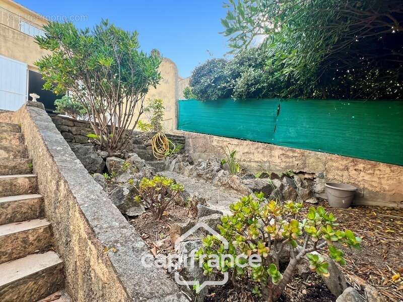 Maison à CARQUEIRANNE