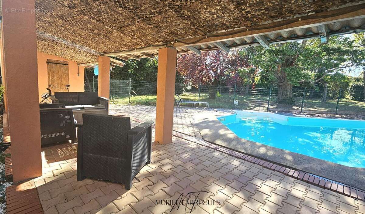 Maison de maître de 315 m2 avec  grandes dépendances, piscine chauffée, grand parc  de 3500 m2 - photo 18