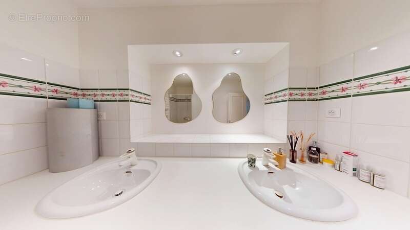 Maison à SAINT-CYR-SUR-LOIRE